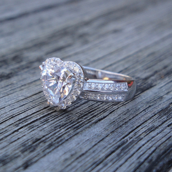 ❤️SALE!❤️ 2 Carat Heart Cut .925 Sterling Silver Ring - Picture 4 of 4